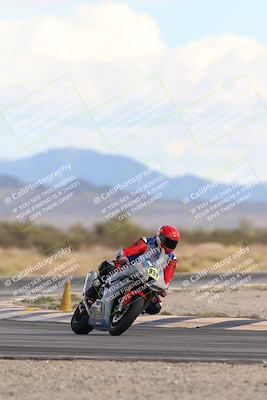 media/Nov-16-2025-Race Pace (Sun) [[8c5fa54630]]/Non Verified Riders (1st 20 Minutes)/5-Turn 15 (110pm)/